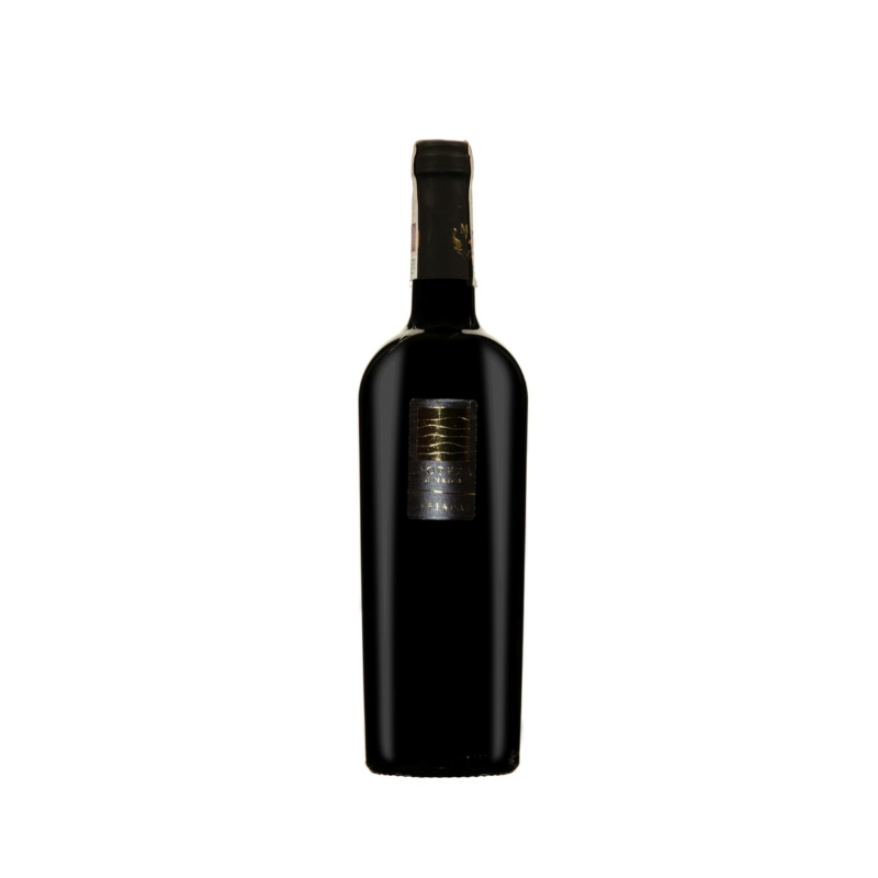 L’opera Triada Cabernet Cantor 13% 0,75 L – czerwone wytrawne wino z Winnicy Halka. Aromaty czarnej porzeczki, śliwki i przypraw. Pełne, gładkie i eleganckie.