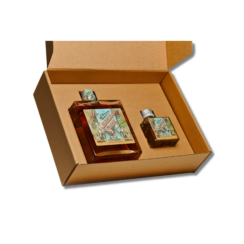 Zestaw prezentowy J. Urbanowicz Orientalny – Likier Mandarin Ginger 0,5 L i 0,1 L w eleganckim kartoniku. Rzemieślniczy, cytrusowo-imbirowy duet inspirowany XIX-wieczną recepturą.